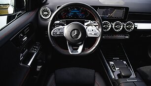 Naujasis &bdquo;Mercedes-Benz GLB&ldquo; visureigis