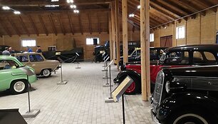 Istorinių transporto priemonių ekspozicija Anyk&scaron;čiuose