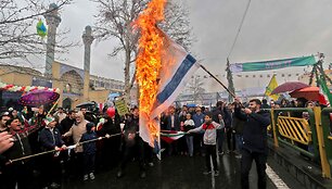 Iraniečiai mini 1979-ųjų Islamo revoliucijos pergalės dieną