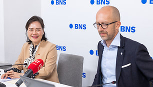 Constance Wang, Tomas Gulbinas