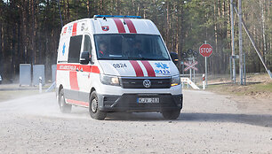 Į poligoną atyko greitostios pagalbos automobilis