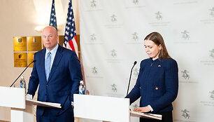 Mattew. G. Whitaker, Dovilė &Scaron;akalienė