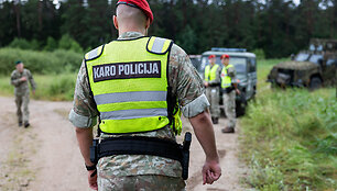Link Lietuvos sienos i&scaron; Baltarusijos pusės atskridęs objektas