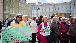 Mitingas &bdquo;I&scaron;saugokime Lietuvos mi&scaron;kus ateities kartoms!&ldquo;