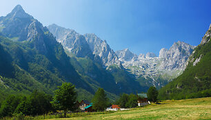 Albanija