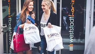 Vardinių ženklų i&scaron; Vokietijos i&scaron;pardavimo mugė Gariūnuose&bdquo;Fashion Flash&rdquo;