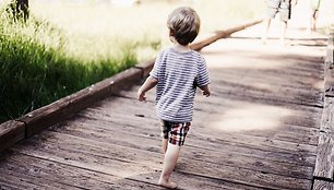 15 idėjų, kaip paįvairinti pasivaikščiojimus su vaikais