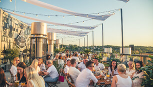 Vakar duris atvėrė i&scaron;skirtinė Kauno erdvė &ndash; &bdquo;Panorama Sky Bar&ldquo;