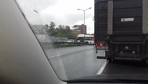 59e0c07e279a1video_59e0c07326838