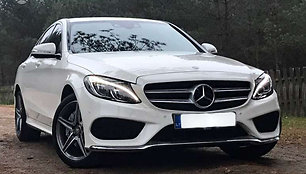 Simona Starkutė parduoda savo Mercedes-Benz C250