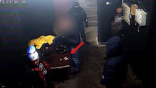 Reido metu nustebino &bdquo;slaptojo pareigūno&ldquo; veiksmai