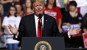 Trump_14347.jpg-61b54