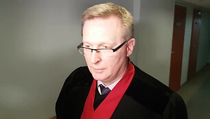 prokuroras-akazakovas-prasitare-kad-itariamaji-mnavicka-prasoma-laikyti-suimta-bent-2-menesius