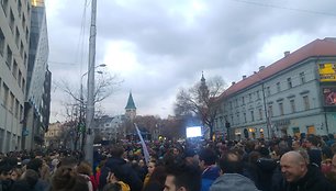 Dešimtys tūkstančių slovakų susirinko paminėti Jano Kuciako nužudymo metinių