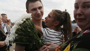 APTOPIX_Ukraine_Russia_Prisoners_82473.jpg-8c27a