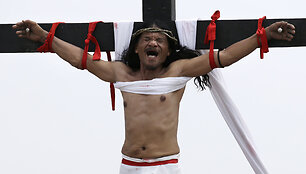 APTOPIX_Philippines_Crucifixion_Reenactment_53602.jpg-770a7