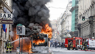 APTOPIX_Italy_Bus_Explodes_36508.jpg-9f17a
