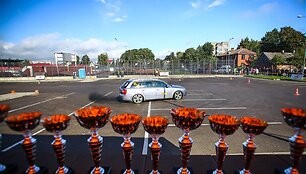 Automobilių slalomas Tel&scaron;iuose