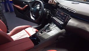Nauji &bdquo;Peugeot&ldquo; automobiliai