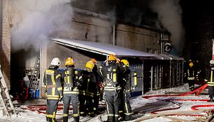 Vilniuje degė vienaauk&scaron;tis mūrinis pastatas