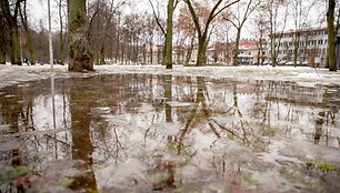 Į Vilnių grįžta lietingi orai