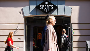 Vietoj „Hooters“ baro atsidarė „Sports pub“