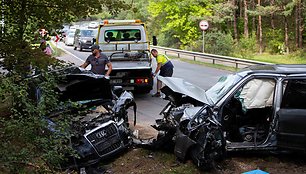 Nemenčinės plente tragiška „Honda“ ir „Audi“ kaktomuša Vilniuje