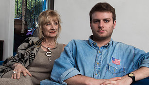 Mac DeMarco su mama Agnes