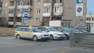Taksi automobilis Jonavoje