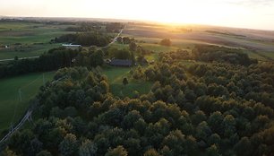 Lietuvos tautinio atgimimo ąžuolynas ir Jono Basanavičiaus gimtinė