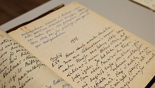 LCVA perduotas diplomato Petro Klimo dokumentų archyvas