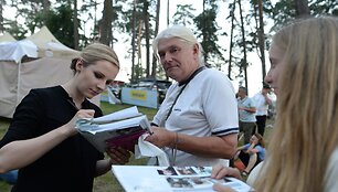 Senas Hipis atvers savo muzikos albumų kolekcijos lobius