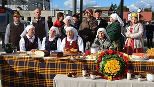Grybų &scaron;ventė: Dubičių ansamblis