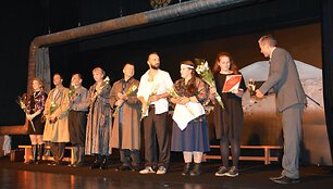 Varėnoje prasidėjo de&scaron;imtasis Dalios Tamulevičiūtės profesionalių teatrų festivalis
