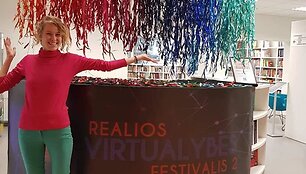 Dailininkės iniciatyva Marijampolėje ant tunelio sienų įamžinami žmonių veidai