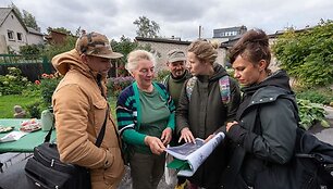 Dailininkės iniciatyva Marijampolėje ant tunelio sienų įamžinami žmonių veidai