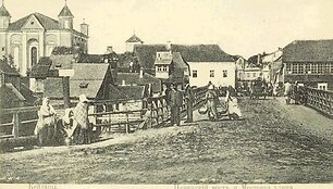 Nevėžio tiltas 1910 metais. Juo ėjo Kauno-&shy;Sankt Peterburgo pa&scaron;to kelias