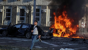 ES ambasadoriams teko slėptis nuo atakų, bet nurodymo evakuotis iš Kyjivo nebuvo