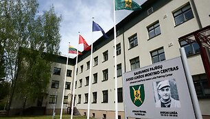 JLMC organizuoja 63 skirtingus kursus kariams bei jaunesniesiems vadams