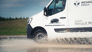 „Lietuvos komercinio automobilio 2020“ apdovanojimų ceremonijoje „Renault Master“ pripažintas metų furgonu