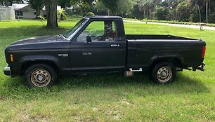 &bdquo;Ford Ranger&ldquo; pikapas i&scaron; gamyklos i&scaron;riedėjo su vidaus degimo varikliu