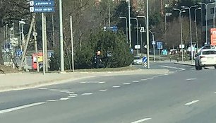 Policija dirba su mobiliais greičio matuokliais