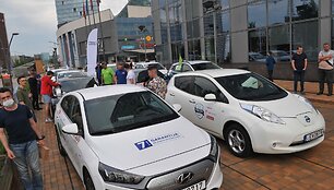 Vilniuje duotas startas elektromobilių varžyboms &bdquo;Ignitis ON: pažink Lietuvą!&ldquo;