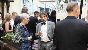 Leonardo Coheno skulptūros atidarymo akimirka 