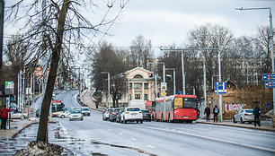 Sostinės gatvėse baigia nutirpti sniegas