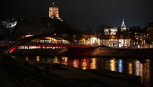 Sostinės tiltai nu&scaron;vietė trispalvės spalvomis