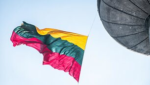 Ant televizijos bok&scaron;to pakelta trispalvė