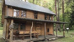 Sodyba netoli Zarasų miesto ribos su 68,58 a žemės sklypu (29 900 Eur)