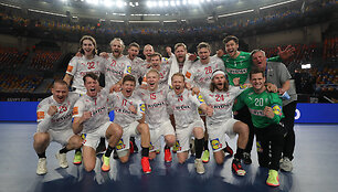 Titulą ginantys danai dramati&scaron;kai laimėjo ketvirtfinalį