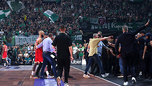 &bdquo;Olympiakos&ldquo; ir &bdquo;Panathinaikos&ldquo; skirtos tūkstantinės baudos